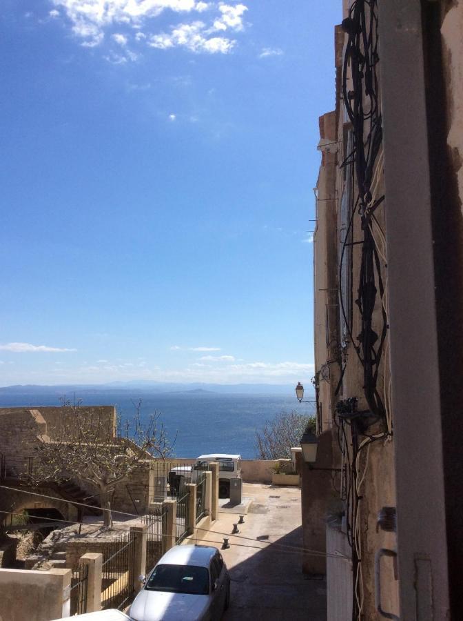 Au Coeur De La Cite Medievale Avec Petite Vue Mer Bonifacio  Exteriér fotografie